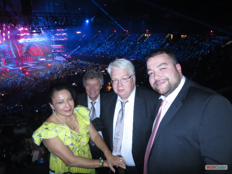 November 15, 2018: Jochen and his family crew - from left: wife Iris Becker, cousin Gerhard Becker, Jochen, son Andrew Becker - enjoying the Latin Grammy telecast at the MGM Grand Garden Arena.