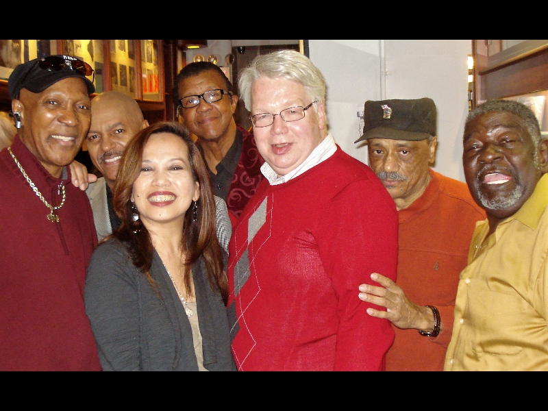 April 18, 2011: Whats that? Just me, ZOHO chief Jochen, pushing myself into the middle of this photo op with the Persuasions and Charito!